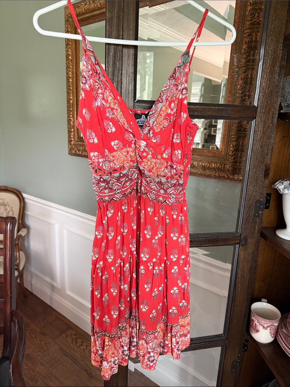 Angie Size M Floral Red V-Neck Women's Sundress with keyhole